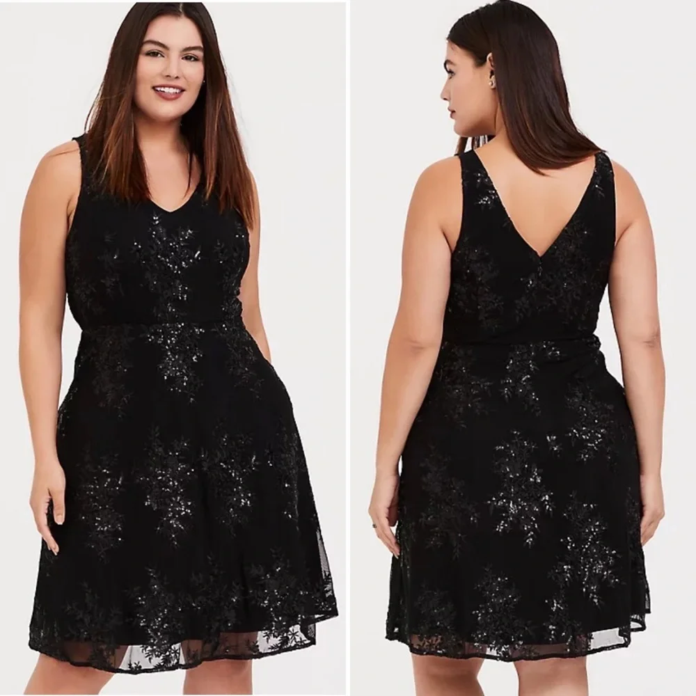 NWT $129 Torrid Plus 26 Black V Neck Sequin Embroidered Mesh Skater Flare Dress - Picture 2 of 6
